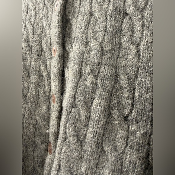 Vintage Lady Clansman Gray Cable Knit Wool Cardigan Size L - Picture 5 of 7